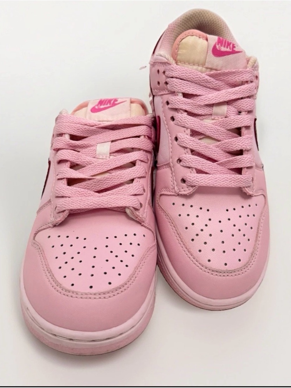 Nike Dunk Low Sneakers shoes Triple Pink GS Youth Size 5.5Y Women 7 DH9765-600 - Picture 2 of 7